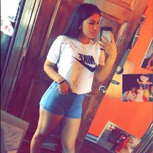 Meet your Posher, Crystal